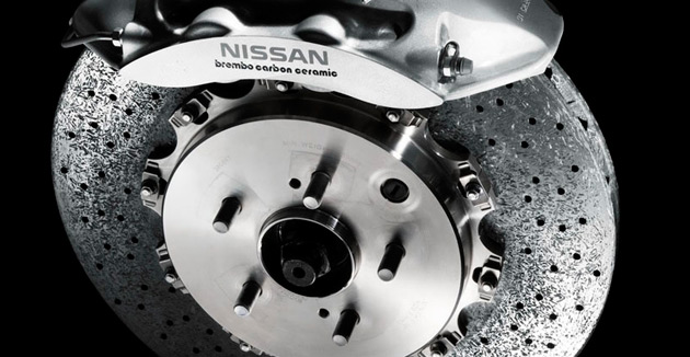 Nissan Brembo carbon ceramic diskovi