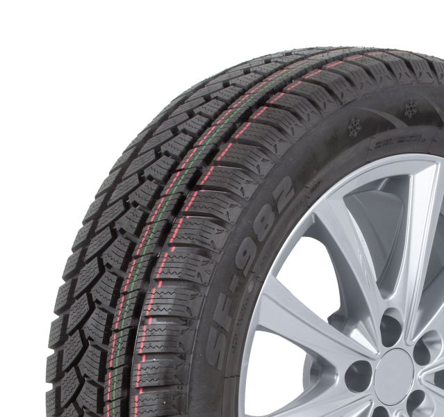 Zimska guma za putnička vozila SUNFULL 215/45R17 ZOSF 91H SF982